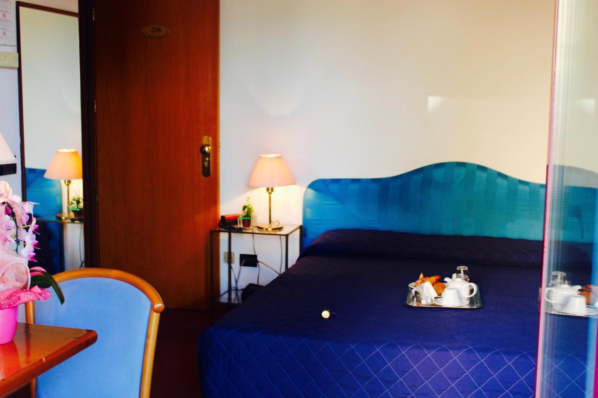 רימיני Arcangelo Roof Hotel מראה חיצוני תמונה
